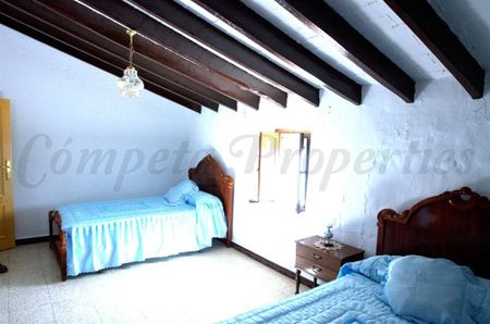 Townhouse in Sedella, Inland Andalucia at the foot of the mountains - Foto 5