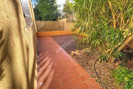 A Louer Bail non meublé Appartement T3 en tre de jardin à BANDOL La Peyrière - Photo 2