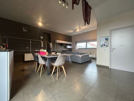 Instapklaar appartement met terras en autostaanplaats in Woubrechtegem (Herzele) - Photo 3