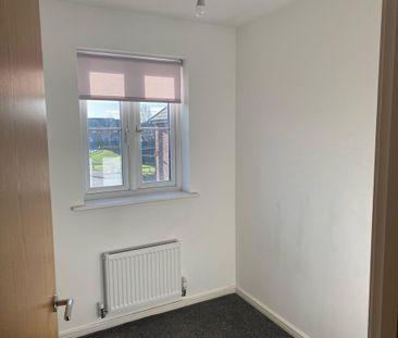 3 bedroom semi-detached house to rent - Photo 5