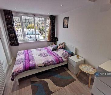 4 bedroom detached house to rent - Photo 4