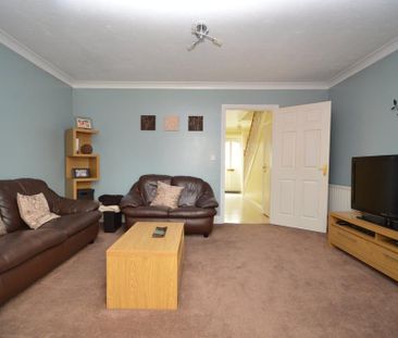 3 bedroom link detached house to rent - Photo 2