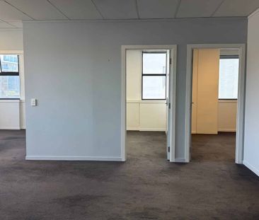 Spacious 4-Bedroom Apartment – Perfect for Young Professionals or S... - Photo 2