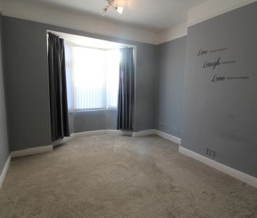 4 Bedroom Semi-Detached House - Photo 1