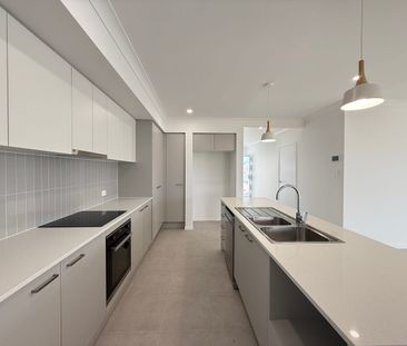 Brand New 4 Bed Family Home in Yarrabilba Available Now!! - Photo 6