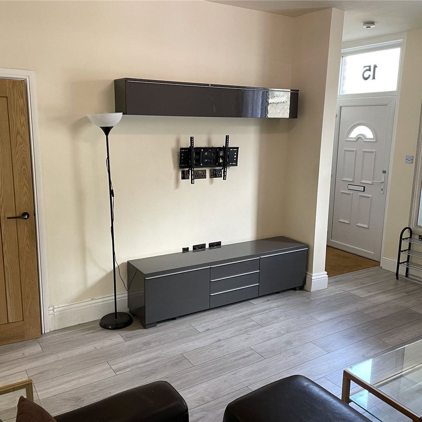 15 Moss Street, Newsome, Huddersfield... - Photo 1