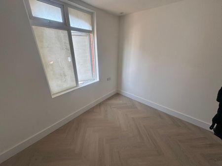 3 bedroom flat to rent - Photo 2
