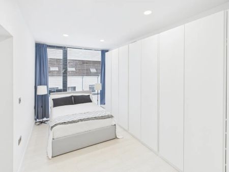 Apartment 5, 124 - Photo 3