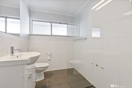 Quiet Front Unit Close to Beach, Cafes & Westfield Marion - Photo 5