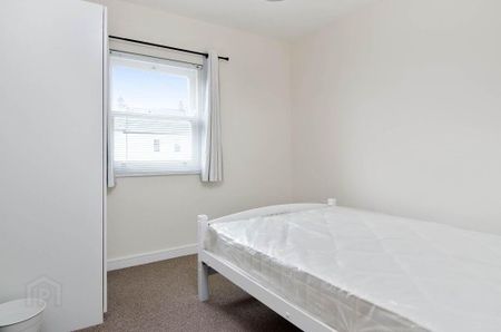 11 Mill Road, Saintfield, Ballynahinch, BT24 7FF - Photo 3