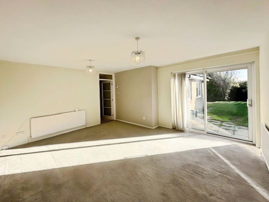 Three-Bedrooms Bungalow - Photo 1