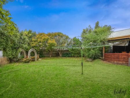 “Modern 4-Bedroom Home for Rent in Prime Craigieburn” - Photo 3