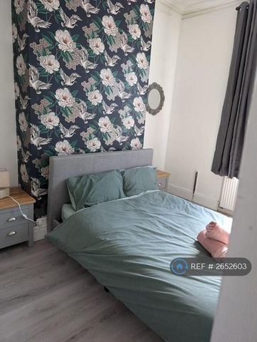 5 bedroom semi-detached house to rent - Photo 5