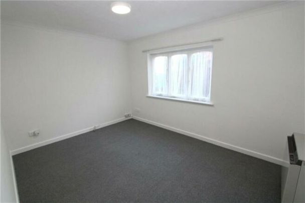 Nightingale Court, Shirley, SO15 - Photo 1