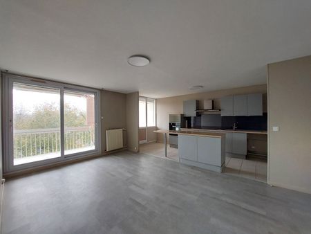 Location Appartement 3 pièces 79m² - Photo 3