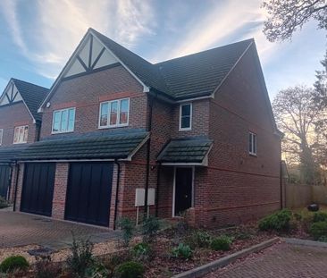 3 bedroom end of terrace house to rent - Photo 2