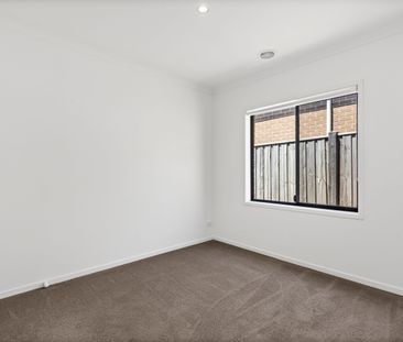 Like New & Ready to call HOME! - Photo 2