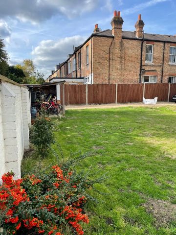 2 Bed Flat, Clarendon Drive, SW15 - Photo 4