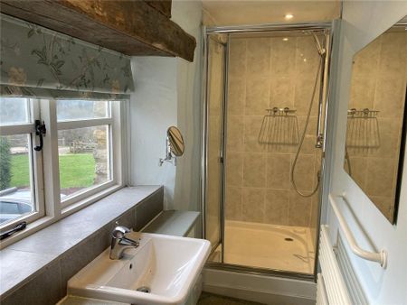 6 bedroom detached house to rent - Photo 3