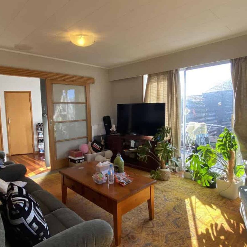 MANLY $695 - Photo 1