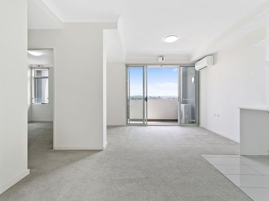 Modern & Luxurious with Privacy - Photo 1