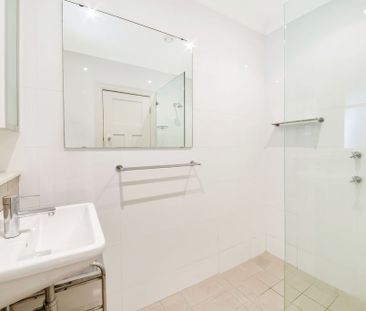 Ground Floor Apartment in Central Location - Photo 2