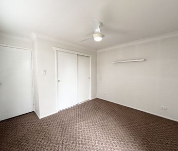 Stylish Family Home in a Peaceful St Helens Park Pocket - Photo 4