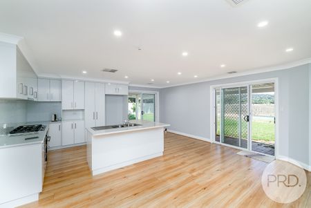 27 Maple Road, Lake Albert NSW 2650 - Photo 3
