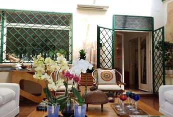 Appia Antica: Luxurious, fully furnished Villa with 5 Bedrooms, 5 baths, large private garden and swimming pool. Beautiful home is lush green setting close to the center. # 651