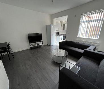 5 bedroom terraced house to rent - Photo 2