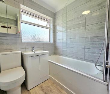 3 bedroom end of terrace house to rent - Photo 6