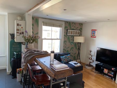 2 Bed Flat, Stansfield Road, SW9 - Photo 2