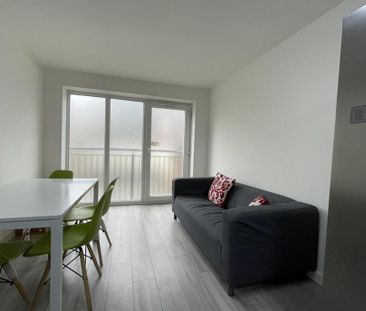 3 bedroom flat to rent - Photo 2