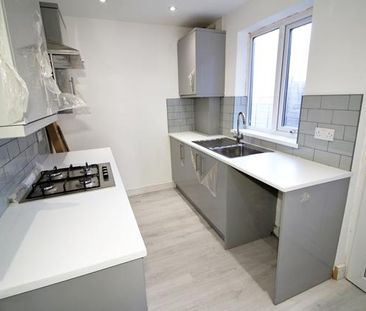 3 bedroom terraced house to rent - Photo 6