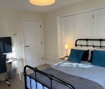Room 4, Willowbrook, Great George Street, Godalming - Photo 6