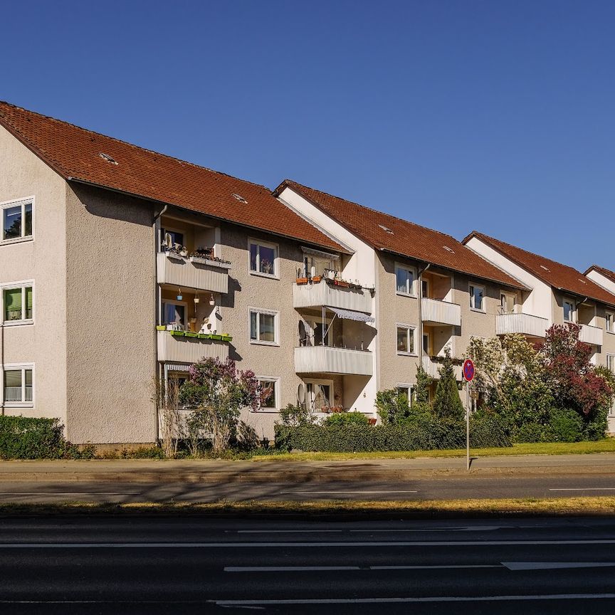 Schöne 3-Zimmer-Wohnung in zentraler Lage // 2.OG links - Photo 1