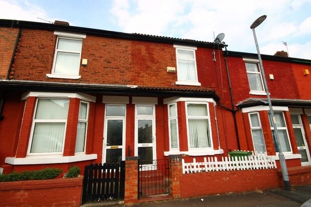 Henderson Street, Levenshulme - Photo 1