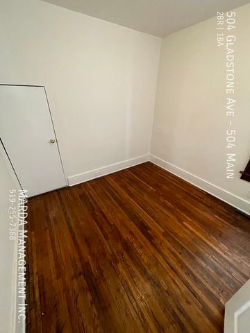 BRIGHT & SPACIOUS 2 BED / 1 BATH UNIT IN OLD WALKERVILLE+ HYDRO & GAS - Photo 5