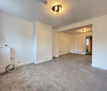 2 bedroom end of terrace house to rent - Photo 3