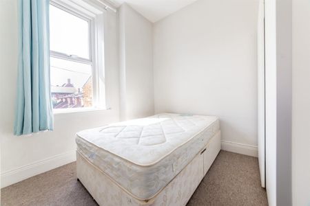 3 bed flat to rent in Whitefield Terrace, Heaton, NE6 - Photo 5