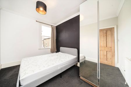 Montgomery Road, Chiswick, W4, London - Photo 3