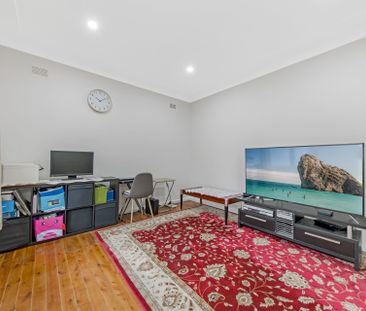 Family Residence - Convenient Location - Photo 1