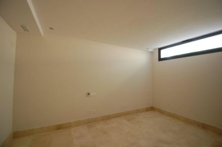 Detached Villa · The Golden Mile - Photo 2