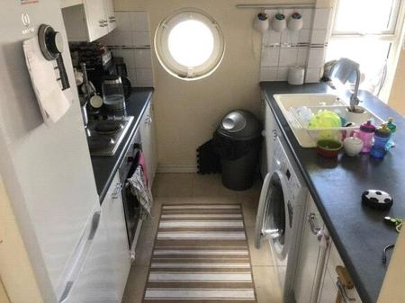 2 bedroom apartment to rent - Photo 3