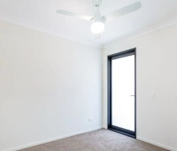 “TOWNHOUSE IN ECCO RIPLEY ESTATE!” - Photo 5