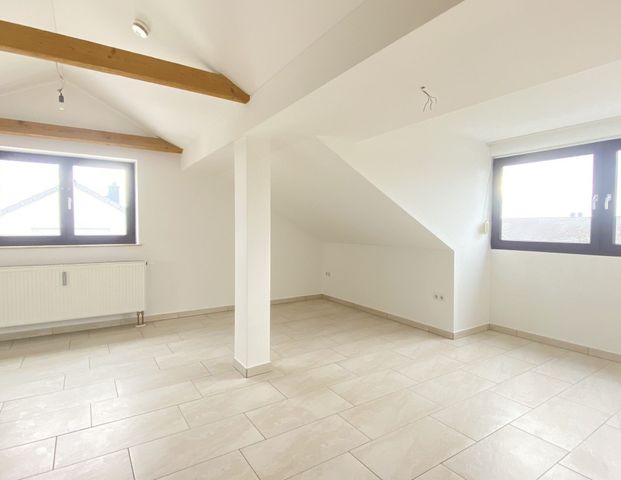 Hübsche 2,5 ZKB im Dachgeschoss, - Photo 1