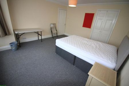 5 bedroom terraced house to rent - Photo 5