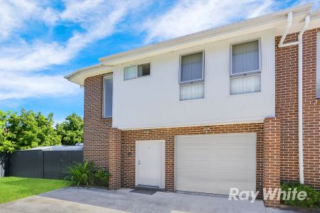 Great location, Priced to lease! - Photo 2