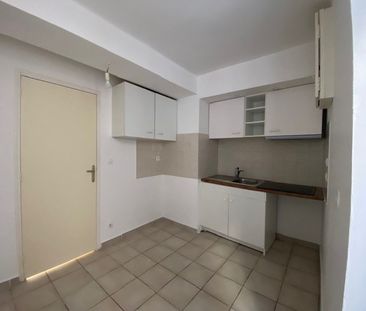 Location Appartement 2 pièces 45m² HYERES 83400 - Photo 3