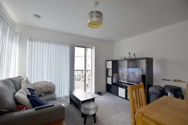 Thornton Side, Redhill, RH1 - Photo 1